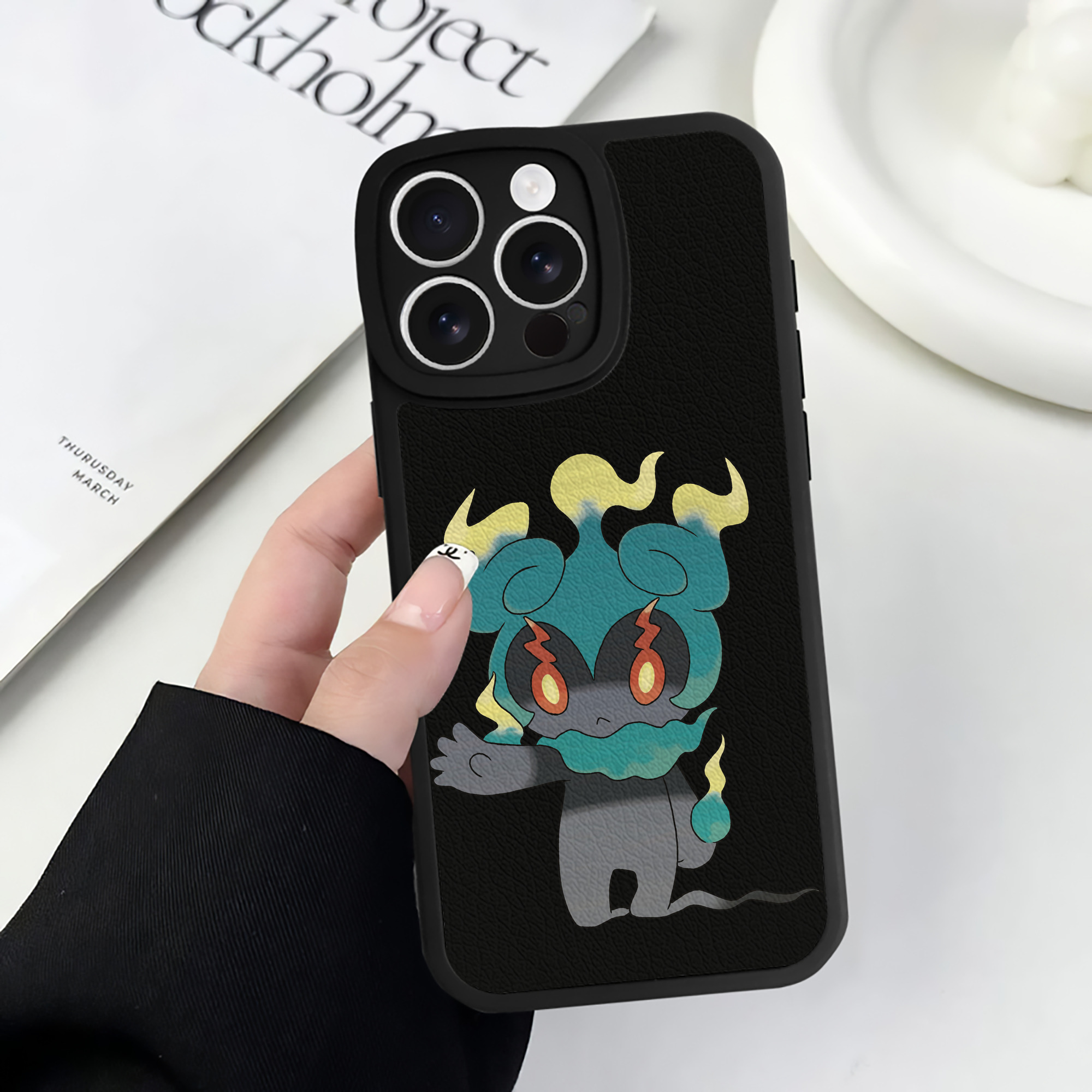 （画像用） ポケットモンスター Pokémon 【iPhone 16シリーズ対応】シリコンスマホケース（レザー調） 材質：シリコン